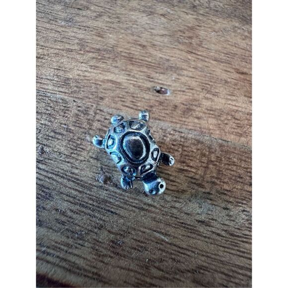 Adorable Pandora Sea Turtle charm - Picture 1 of 6